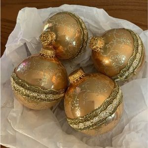 Christmas by Kreb’s Gold Lace Glitter Glass Ornaments
